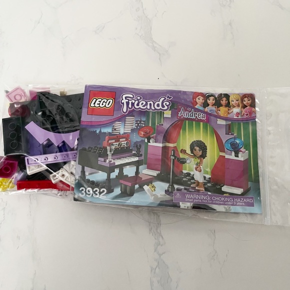 Lego Friends Andrea’s Stage Set #3932  (87 pieces) - Picture 5 of 6
